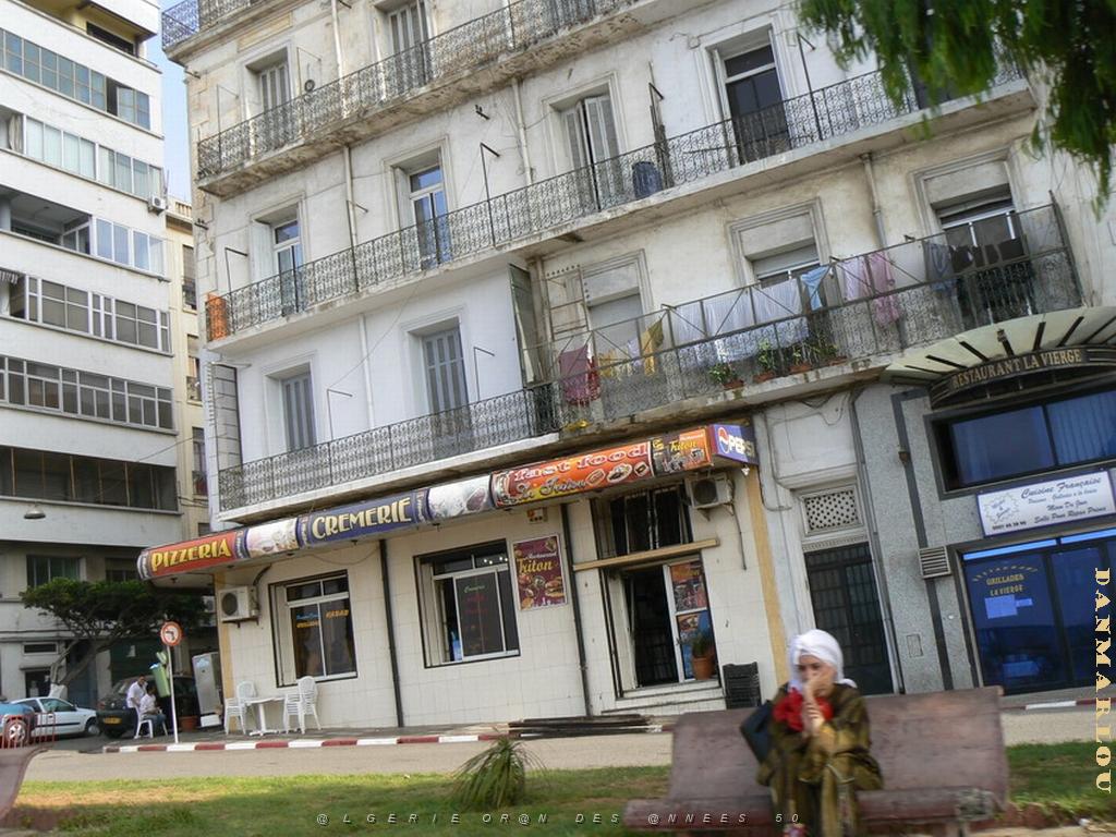 83 bd frond de mer .jpg